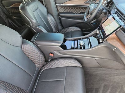 2023 Jeep Grand Cherokee Summit