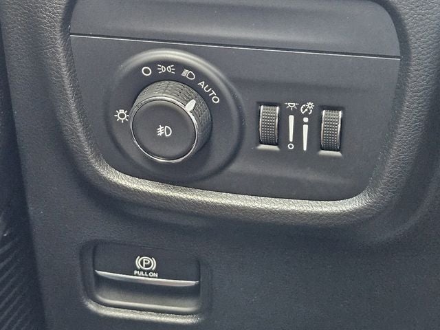 2023 Jeep Grand Cherokee Summit