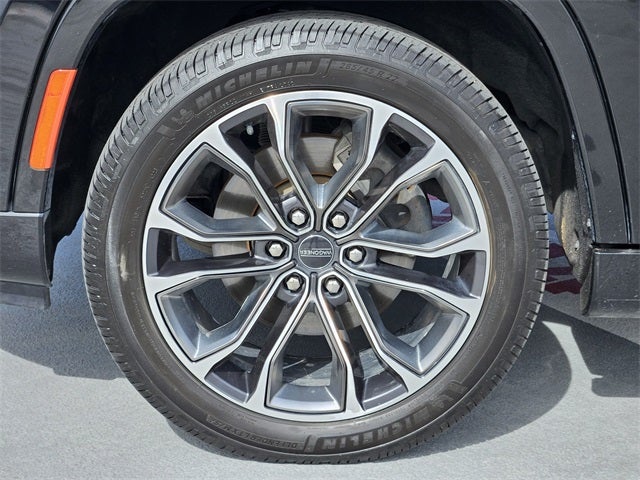 2022 Jeep Grand Wagoneer Series III