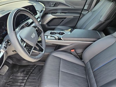 2025 Cadillac LYRIQ Sport