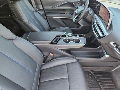 2025 Cadillac LYRIQ Sport