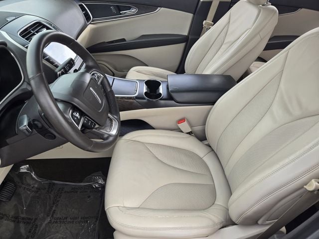 2019 Lincoln Nautilus Select