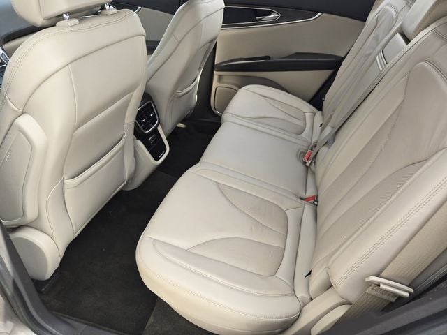 2019 Lincoln Nautilus Select