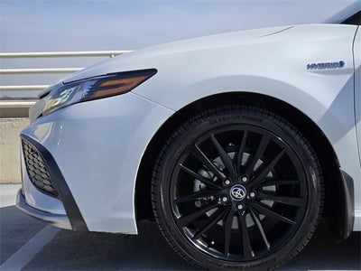 2021 Toyota Camry Hybrid XSE