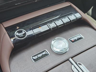 2027 Lincoln Navigator Reserve