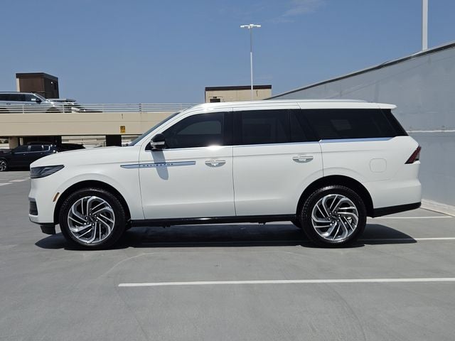 2027 Lincoln Navigator Reserve