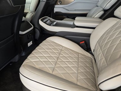 2027 Lincoln Navigator Black Label