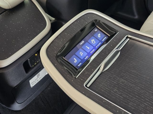 2027 Lincoln Navigator Black Label