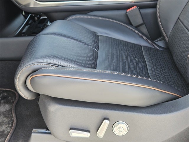 2025 Lincoln Navigator Black Label