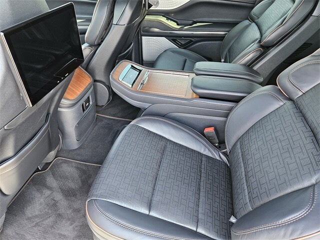 2025 Lincoln Navigator Black Label
