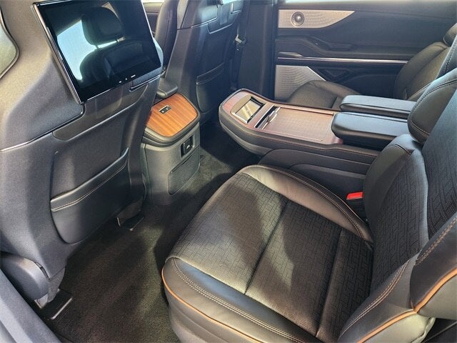 2025 Lincoln Navigator Black Label