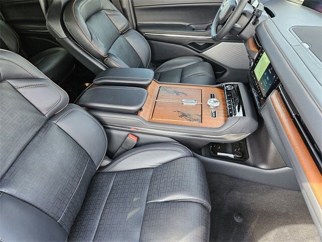 2025 Lincoln Navigator Black Label