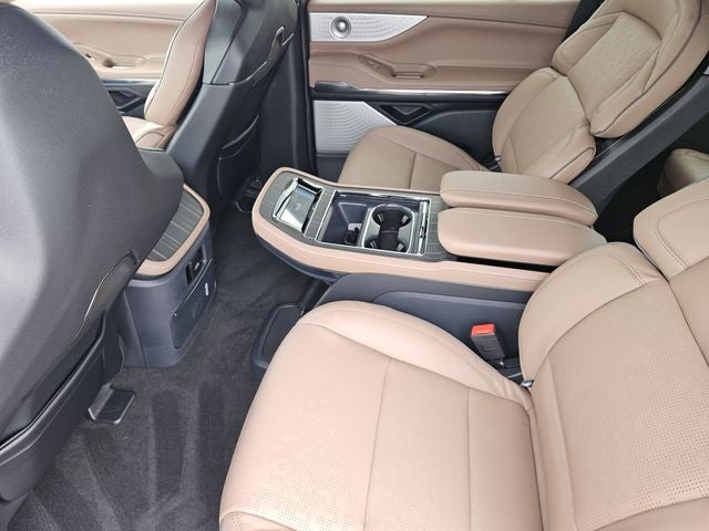 2027 Lincoln Navigator Black Label