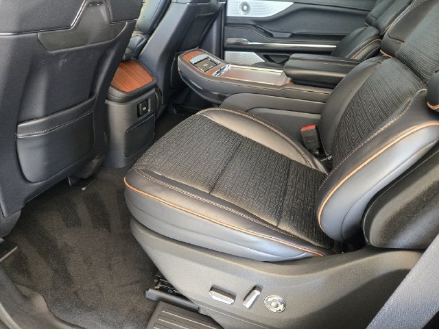 2027 Lincoln Navigator Black Label
