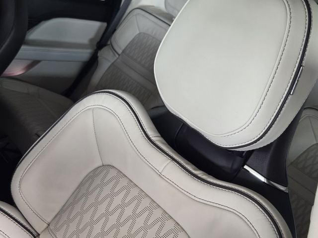 2024 Lincoln Navigator Black Label