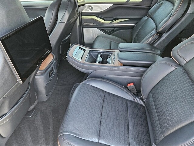 2025 Lincoln Navigator Black Label