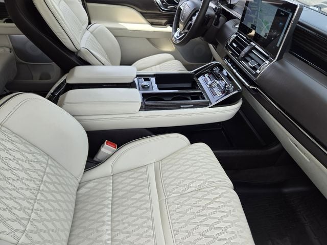 2022 Lincoln Navigator Black Label