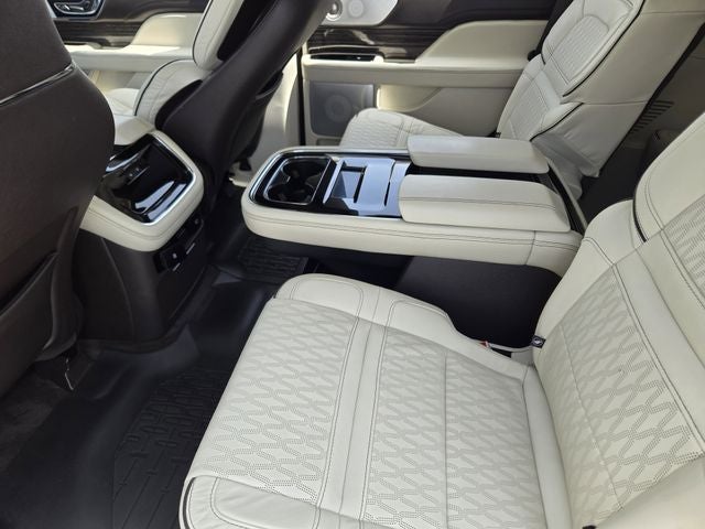 2022 Lincoln Navigator Black Label