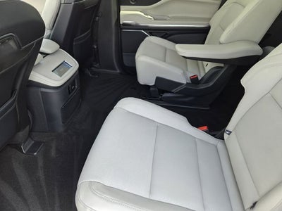 2026 Lincoln Navigator Premiere