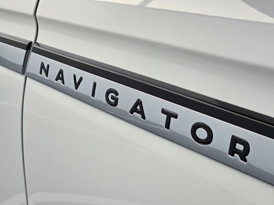 2027 Lincoln Navigator Premiere