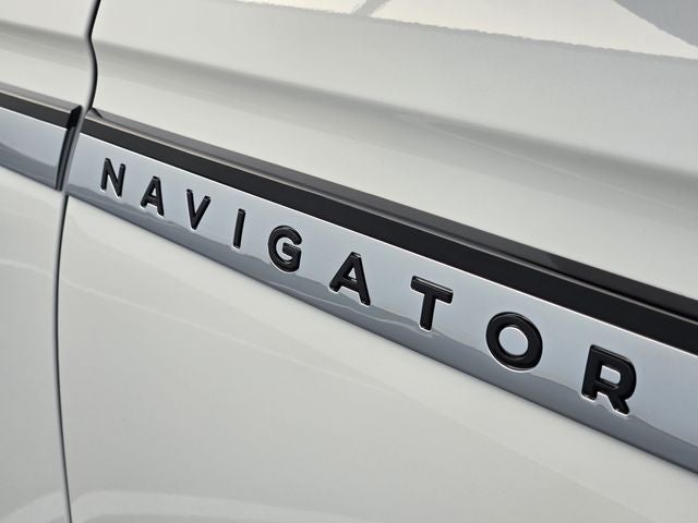 2027 Lincoln Navigator Premiere