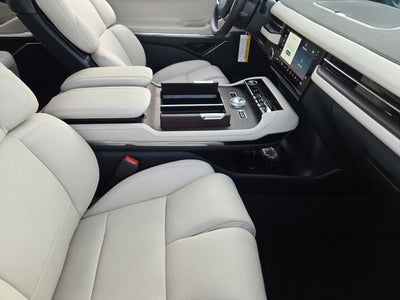 2027 Lincoln Navigator Premiere