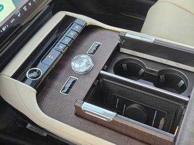 2027 Lincoln Navigator Premiere