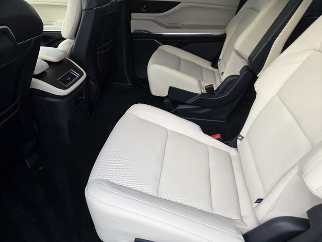 2027 Lincoln Navigator Premiere