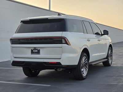 2027 Lincoln Navigator Premiere