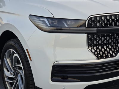 2027 Lincoln Navigator Premiere