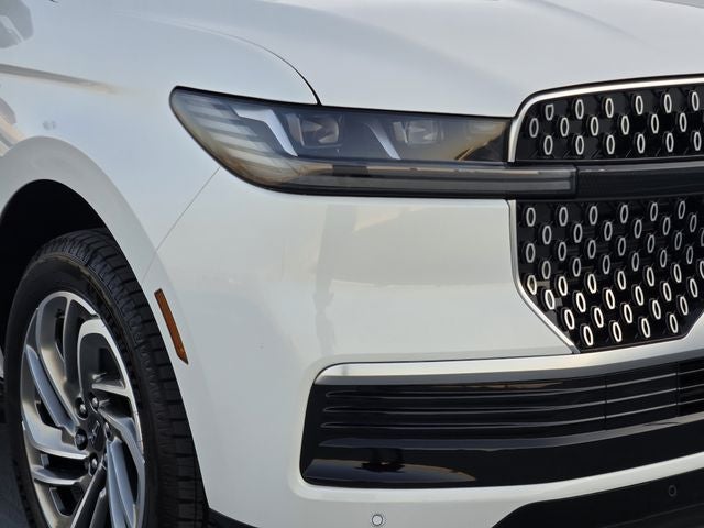 2027 Lincoln Navigator Premiere