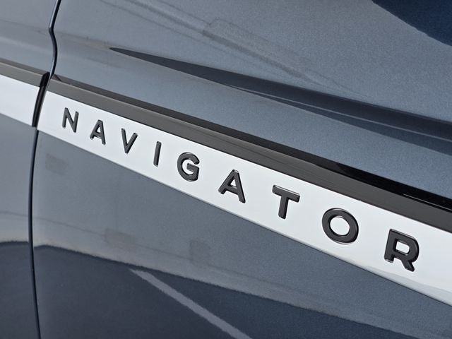 2027 Lincoln Navigator Premiere