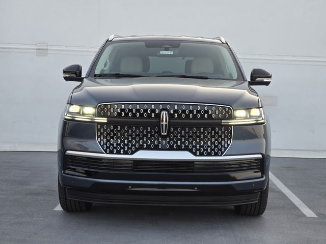 2027 Lincoln Navigator Premiere