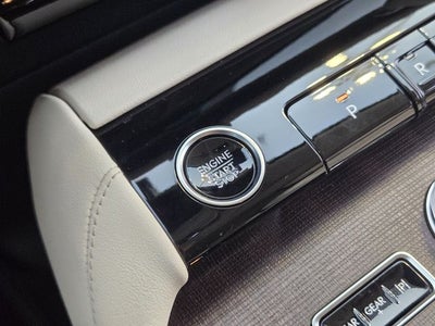 2027 Lincoln Navigator Premiere