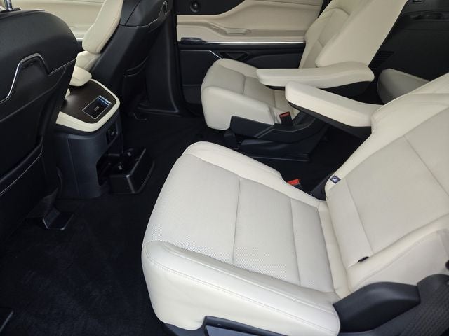2027 Lincoln Navigator Premiere