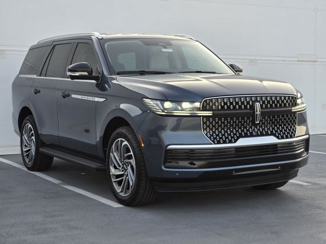 2027 Lincoln Navigator Premiere