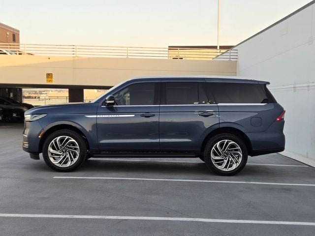 2027 Lincoln Navigator Premiere