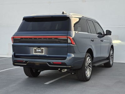 2027 Lincoln Navigator Premiere