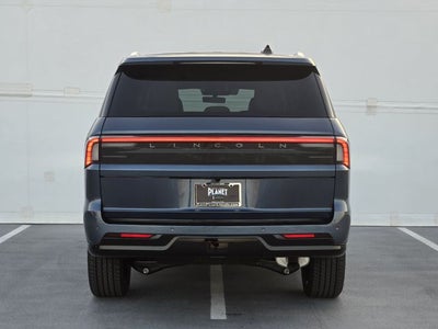 2027 Lincoln Navigator Premiere