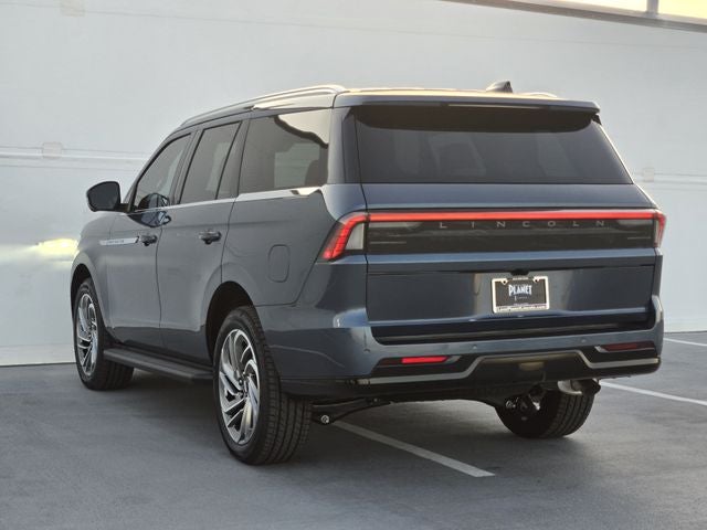 2027 Lincoln Navigator Premiere