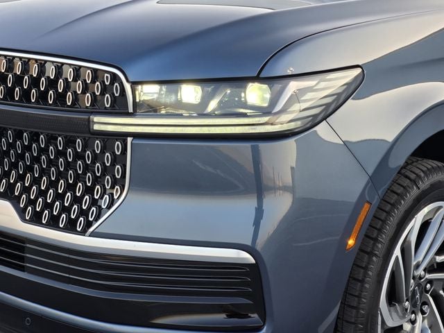 2027 Lincoln Navigator Premiere