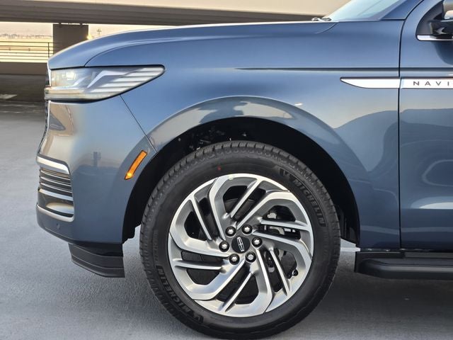 2027 Lincoln Navigator Premiere