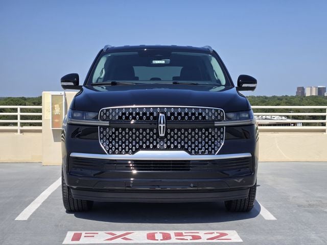 2027 Lincoln Navigator Premiere