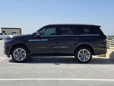 2027 Lincoln Navigator Premiere