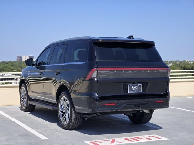 2027 Lincoln Navigator Premiere
