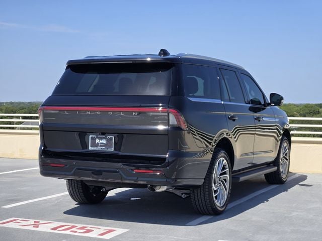 2027 Lincoln Navigator Premiere