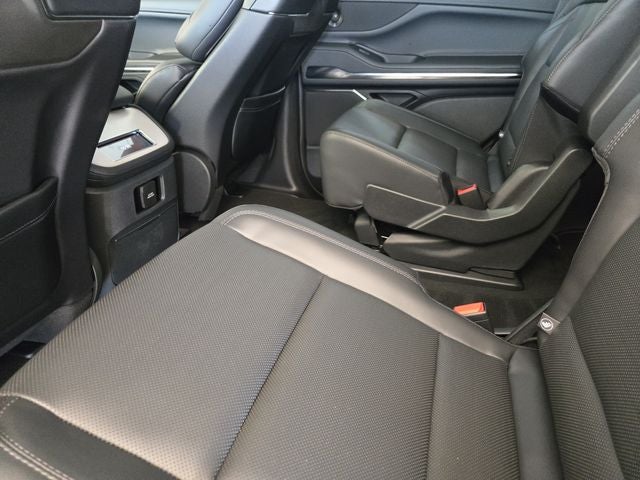 2027 Lincoln Navigator Premiere
