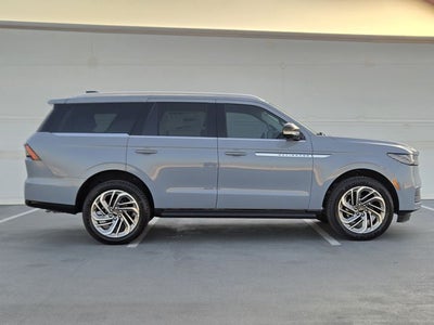 2027 Lincoln Navigator Premiere