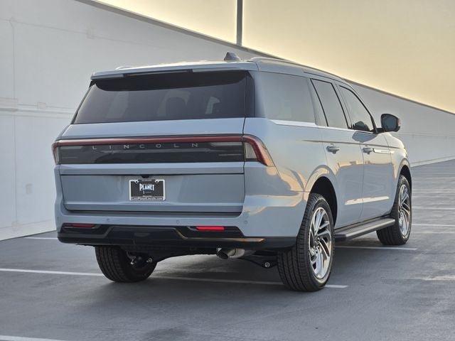2027 Lincoln Navigator Premiere