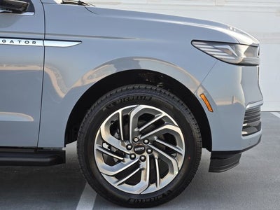 2027 Lincoln Navigator Premiere
